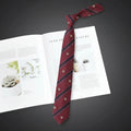 Cravate Slim Bordeaux Rayée à Motifs Écussons